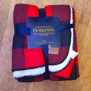 NWT Pendleton Rob Roy Red and Black Buffalo Plaid Throw